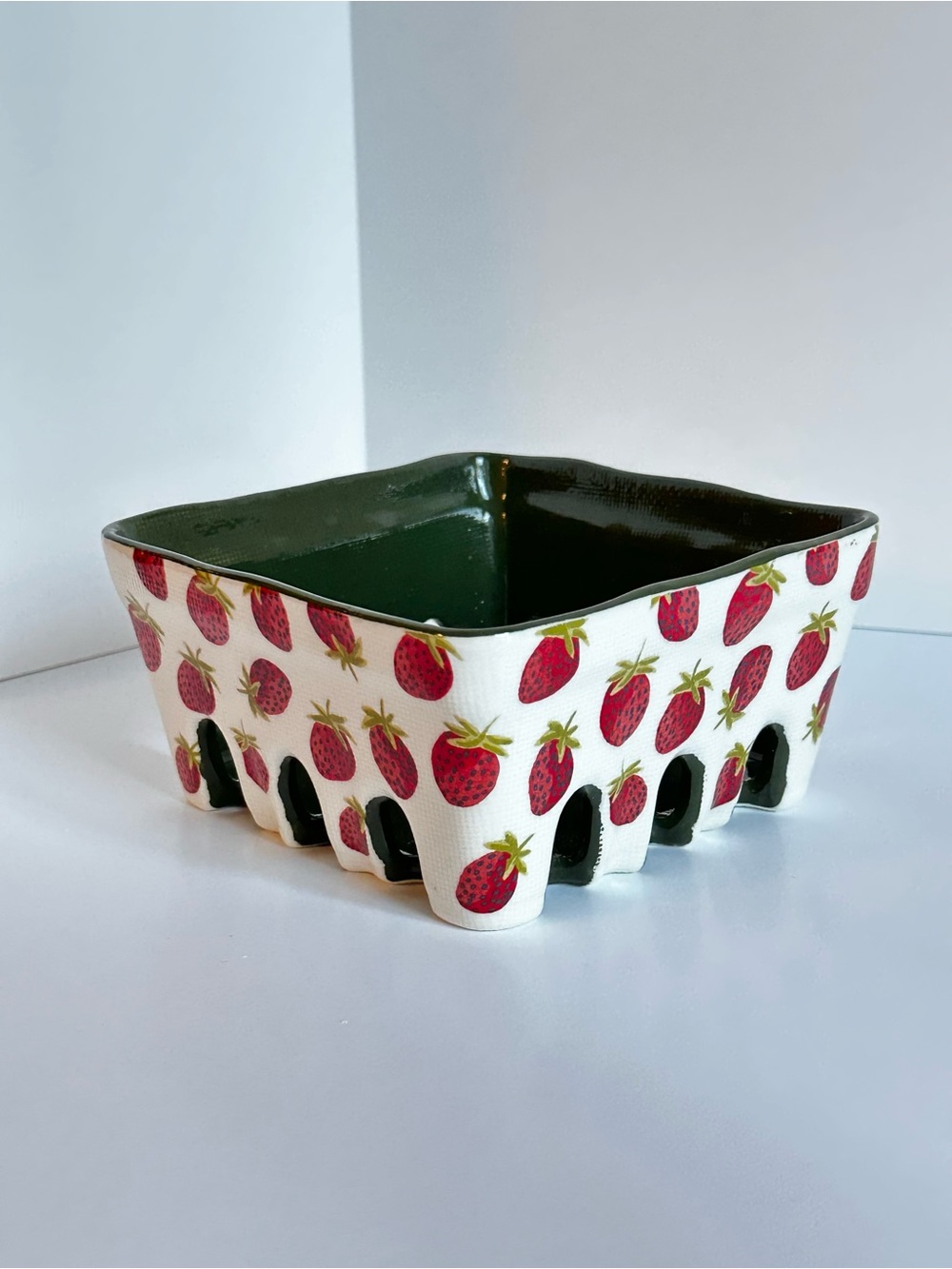 Anthropologie Berry Icon Basket- Large Strawberry - Picture 3 of 4